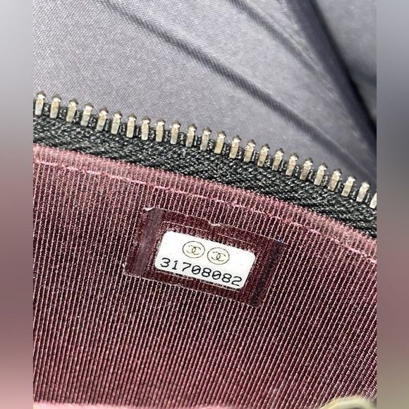 CHANEL Classic Vanity Phone Holder with Chain Quilted Caviar 22C - Picture 6 of 6